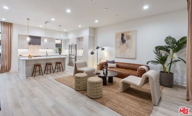 1314 W Cannon Drive, Los Angeles, CA 90026
