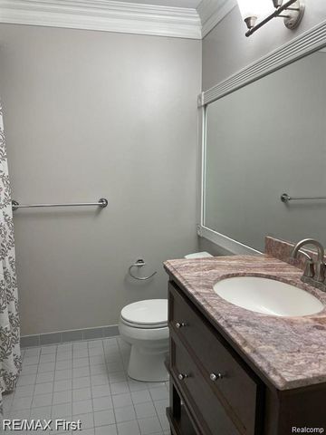 43865 Stoney Lane, Sterling Heights, MI 48313