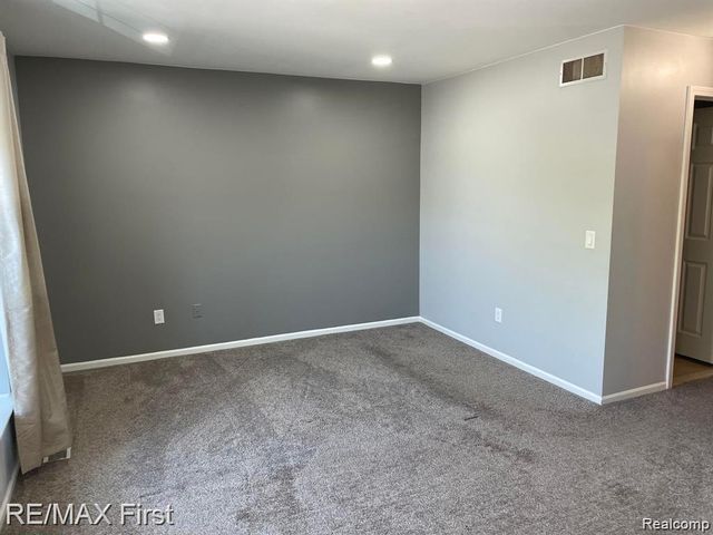 43865 Stoney Lane, Sterling Heights, MI 48313