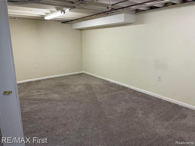 43865 Stoney Lane, Sterling Heights, MI 48313