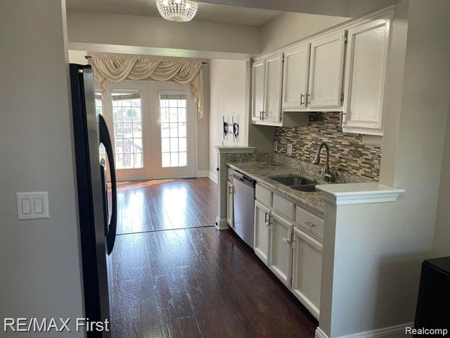 43865 Stoney Lane, Sterling Heights, MI 48313
