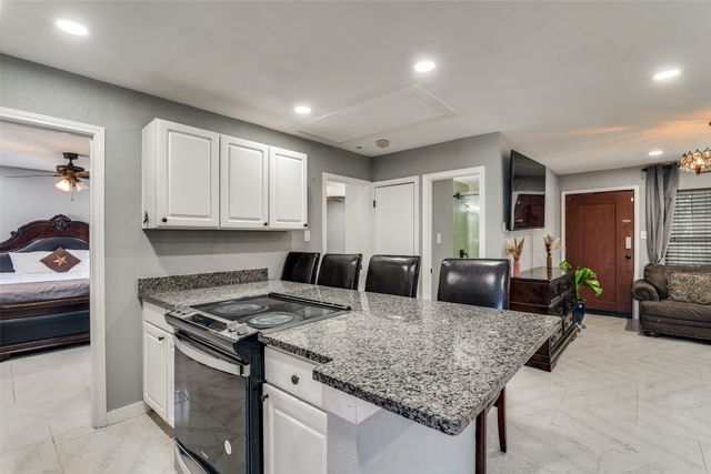 650 Pleasant Oaks Drive, Dallas, TX 75217