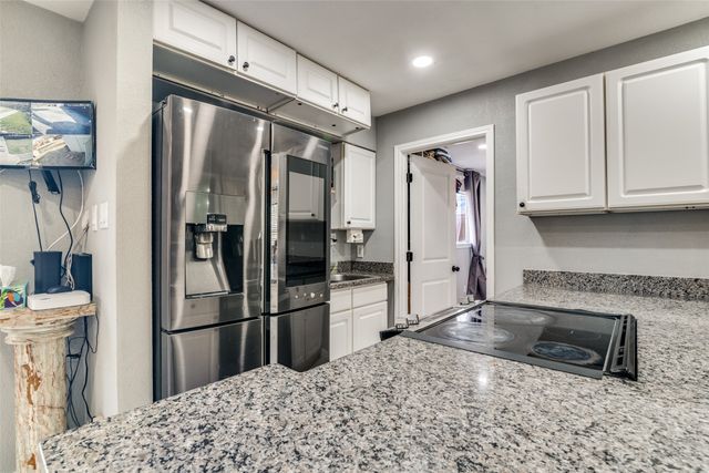 650 Pleasant Oaks Drive, Dallas, TX 75217