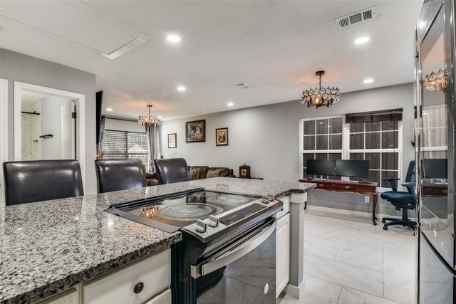 650 Pleasant Oaks Drive, Dallas, TX 75217