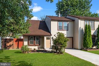 46 FOMALHAUT AVE, Turnersville, NJ 08012