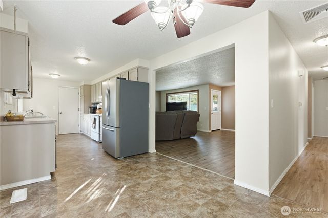 709 Enterprise Drive NE, Lacey, WA 98516