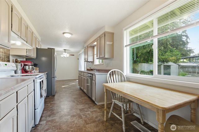 709 Enterprise Drive NE, Lacey, WA 98516