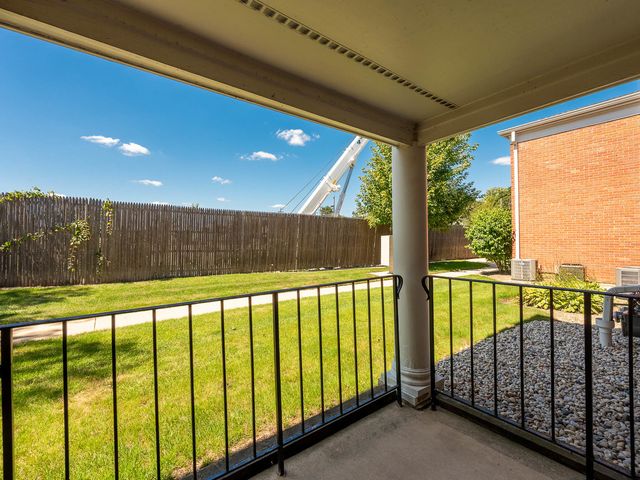 530 Shorely Drive 104, Barrington, IL 60010