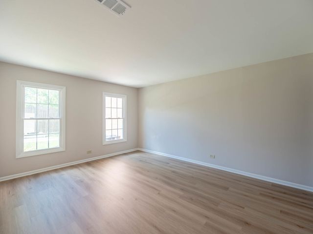 530 Shorely Drive 104, Barrington, IL 60010