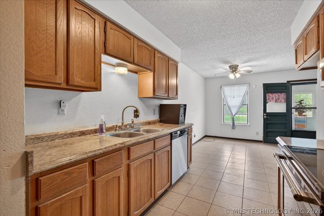 520 Carol Road, Bartlesville, OK 74003