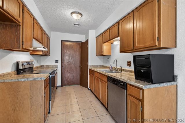 520 Carol Road, Bartlesville, OK 74003