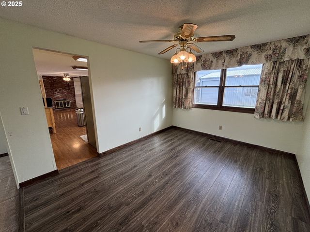 4546 46TH Ave Ne, Salem, OR 97305