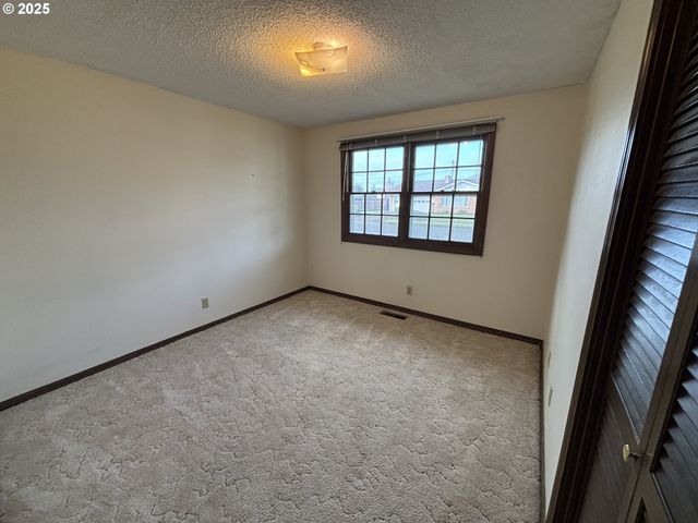 4546 46TH Ave Ne, Salem, OR 97305