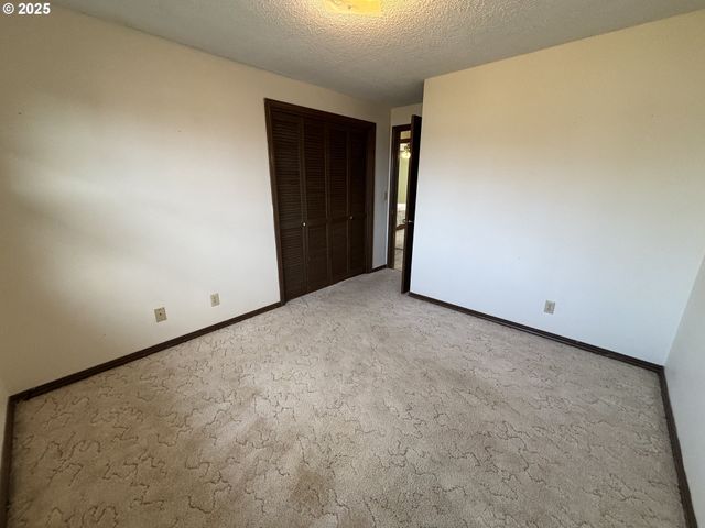 4546 46TH Ave Ne, Salem, OR 97305