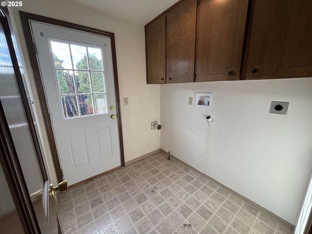 4546 46TH Ave Ne, Salem, OR 97305