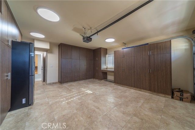 902 E WALNUT Avenue, Burbank, CA 91501