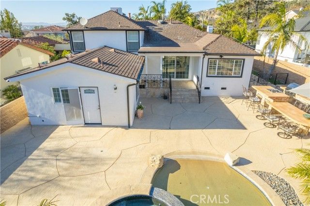 902 E WALNUT Avenue, Burbank, CA 91501