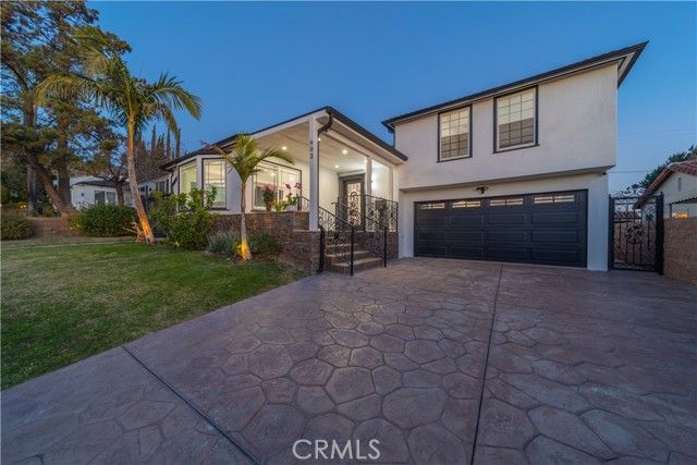 902 E WALNUT Avenue, Burbank, CA 91501