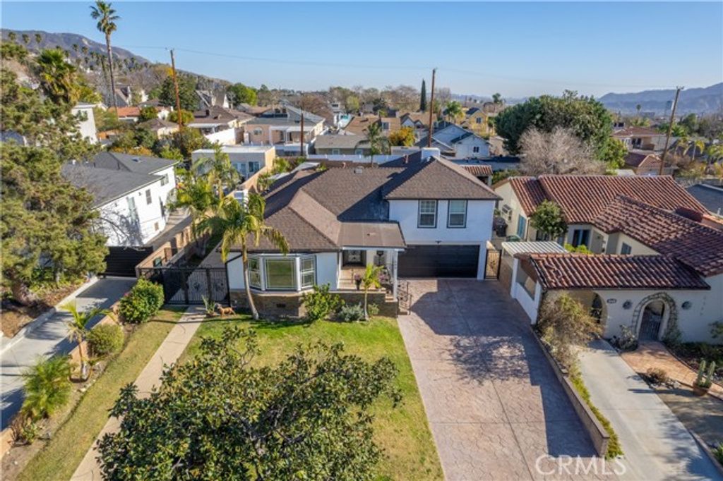 902 E WALNUT Avenue, Burbank, CA 91501