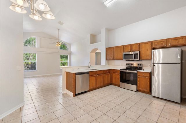 6912 JAMESTOWN MANOR DRIVE, Riverview, FL 33578