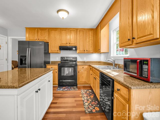 108 Nuthatch Trace, Brevard, NC 28712