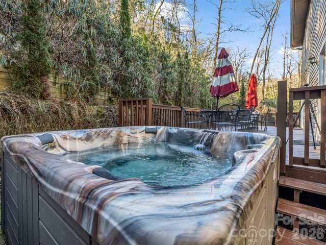 108 Nuthatch Trace, Brevard, NC 28712