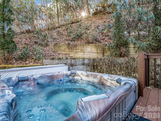 108 Nuthatch Trace, Brevard, NC 28712