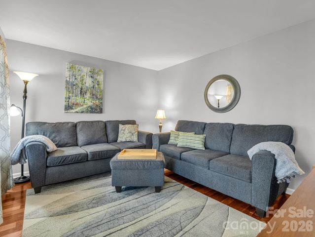 108 Nuthatch Trace, Brevard, NC 28712