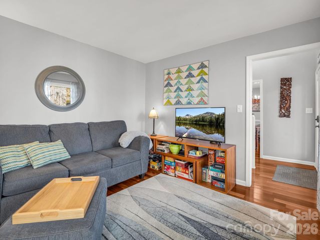 108 Nuthatch Trace, Brevard, NC 28712