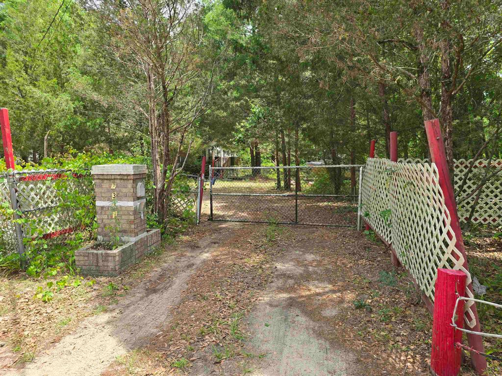 2339 Saturday Road, Tallahassee, FL 32310