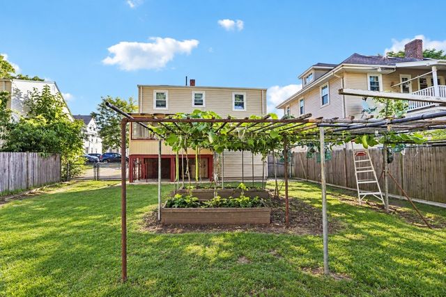 57 Safford St, Quincy, MA 02170