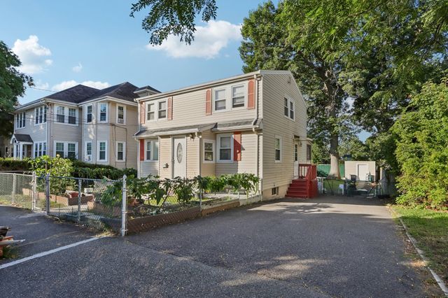 57 Safford St, Quincy, MA 02170