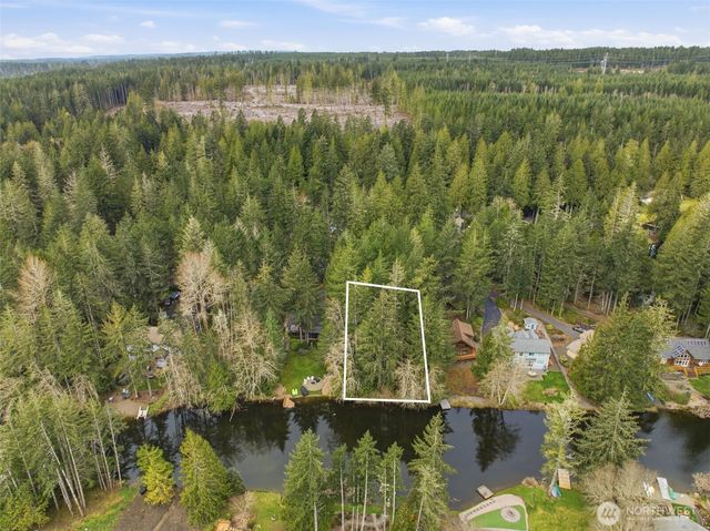 110 E Westlake Way, Allyn, WA 98524