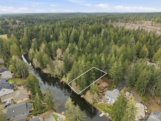 110 E Westlake Way, Allyn, WA 98524