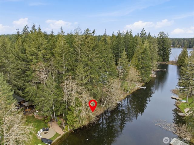 110 E Westlake Way, Allyn, WA 98524