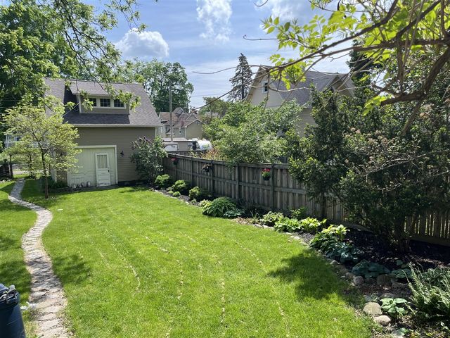 65 S Howell Street, Hillsdale, MI 49242