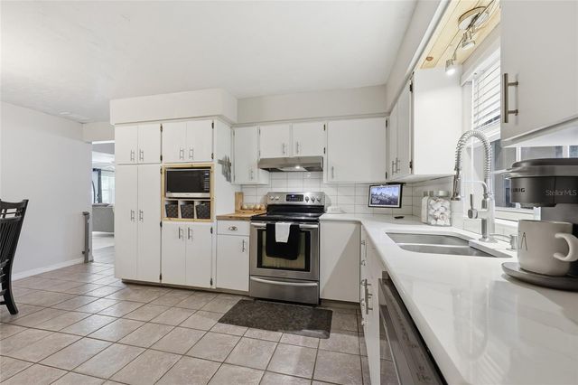 917 SW 2ND AVENUE, Trenton, FL 32693