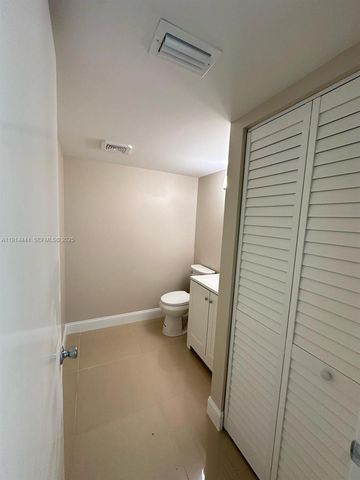 5530 NW 44th Street 308C, Lauderhill, FL 33319
