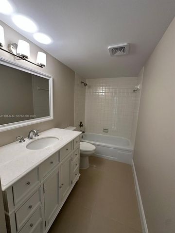 5530 NW 44th Street 308C, Lauderhill, FL 33319
