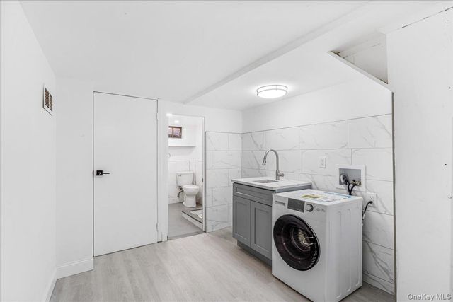 161-36 Grand Central Parkway, Jamaica Hills, NY 11432