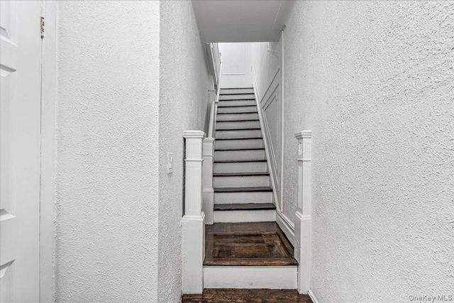 161-36 Grand Central Parkway, Jamaica Hills, NY 11432