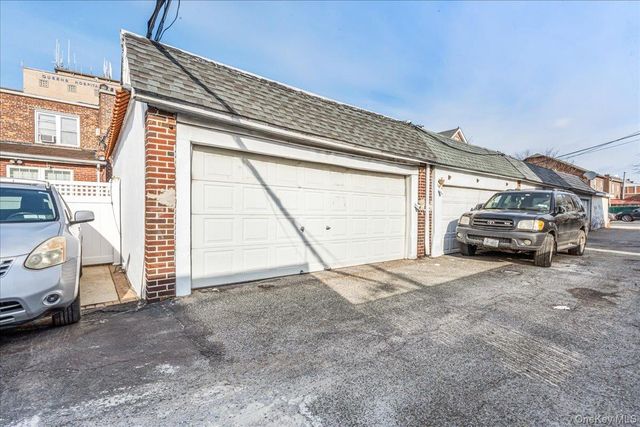 161-36 Grand Central Parkway, Jamaica Hills, NY 11432