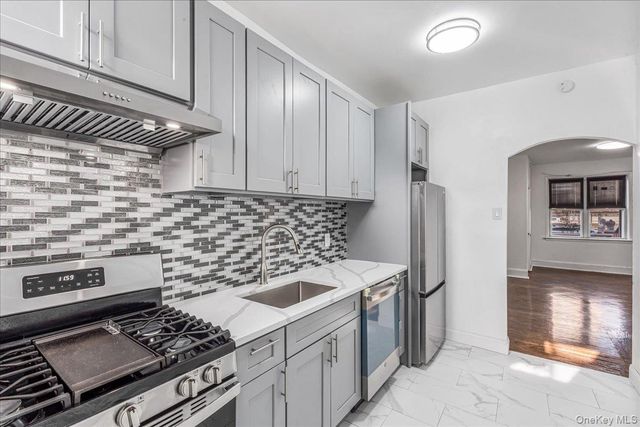 161-36 Grand Central Parkway, Jamaica Hills, NY 11432