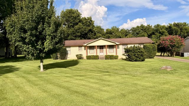 229 Robin Hood Rd, Pulaski, TN 38478