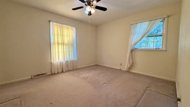229 Robin Hood Rd, Pulaski, TN 38478