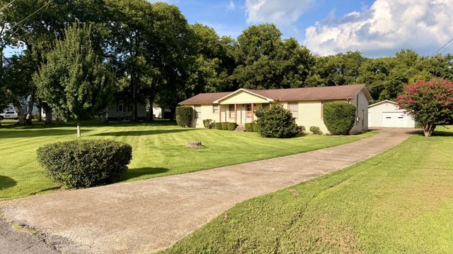 229 Robin Hood Rd, Pulaski, TN 38478