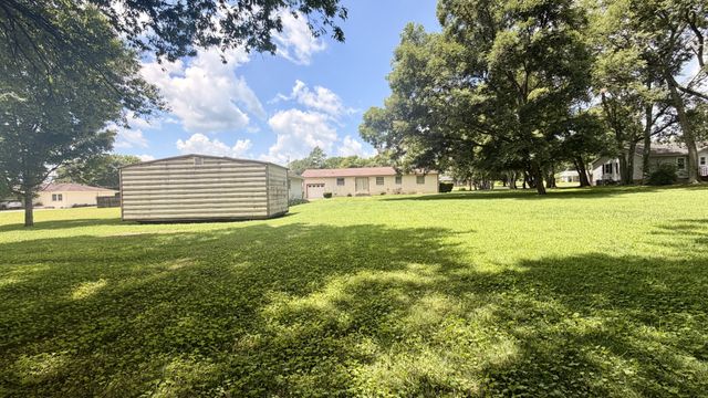 229 Robin Hood Rd, Pulaski, TN 38478