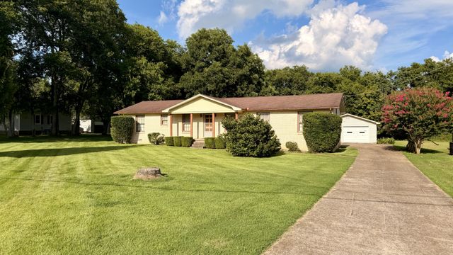 229 Robin Hood Rd, Pulaski, TN 38478