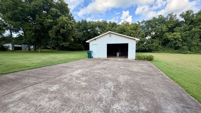 229 Robin Hood Rd, Pulaski, TN 38478