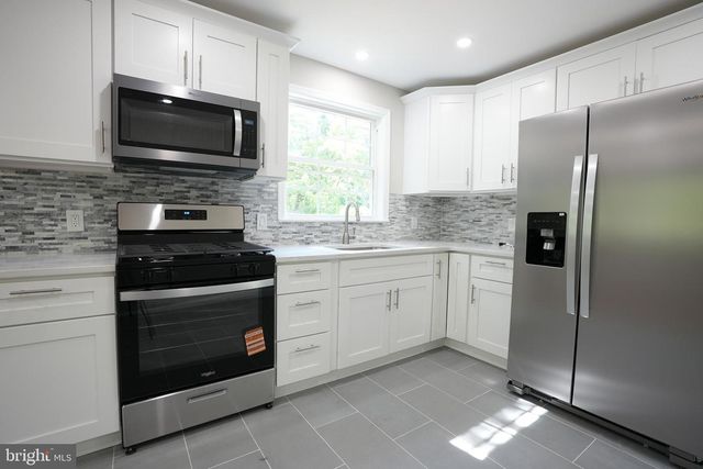 2171 W WEYMOUTH RD, Newfield, NJ 08344